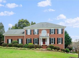 3708 Annette Dr NE, Hickory, NC 28601