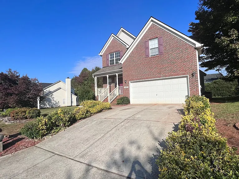 201 Tecumseh Ct — Photo 2