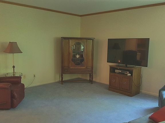3rd image of 1825 Baker Ln APT C