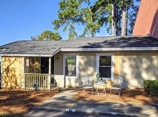 42 Helmsman Ct, Savannah, GA 31410