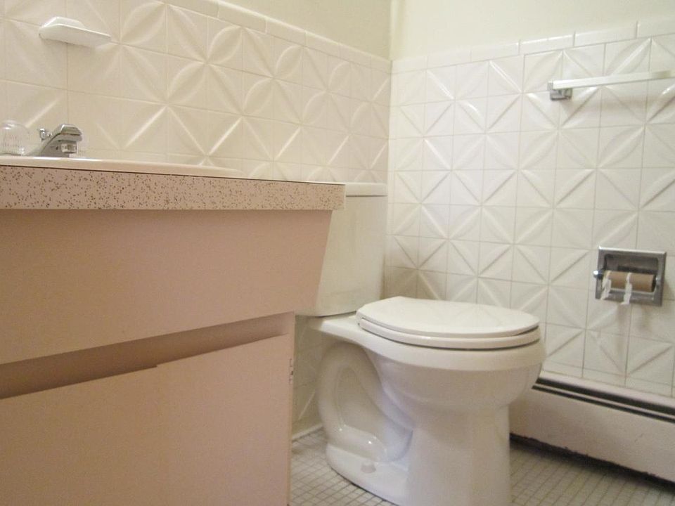 1st image of 1245 Island Dr APT 104