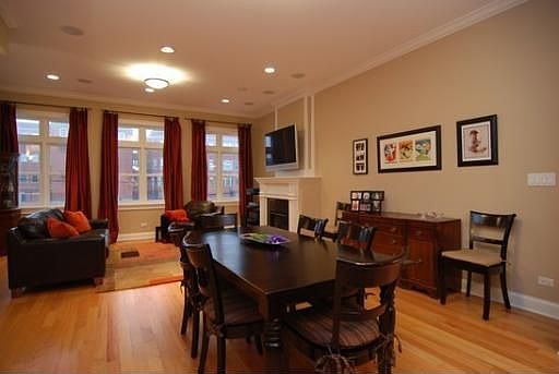 3rd image of 3842 N Southport Ave APT G