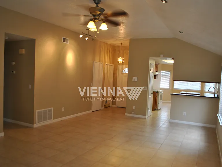 4073 N Country Dr — Photo 8