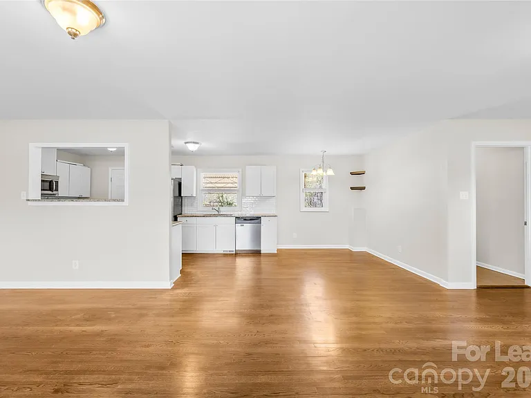 4033 Woodgreen Ter — Photo 9