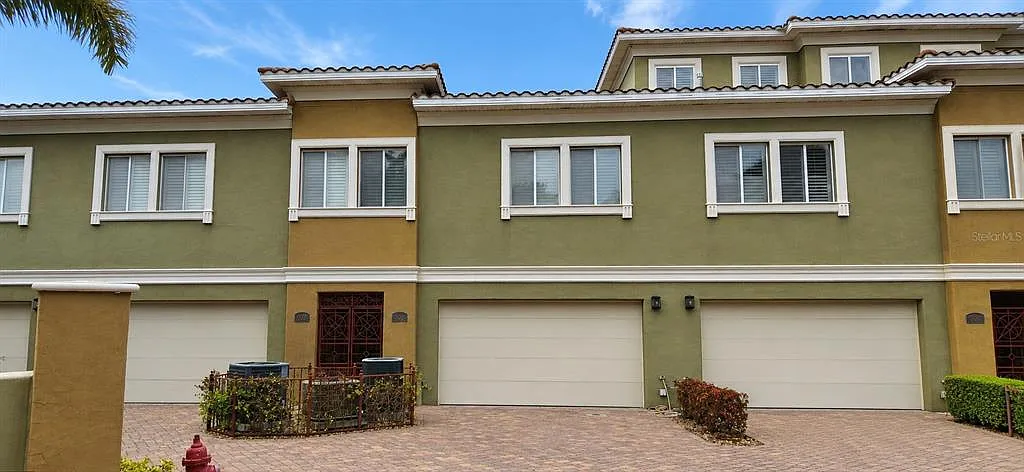 3 bed, 2.5 bath, 2248 sqft, $4,600 — Photo 2