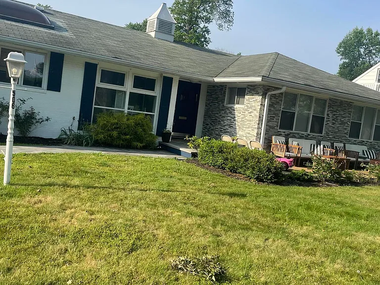 506 Roseld Ave — Photo 1