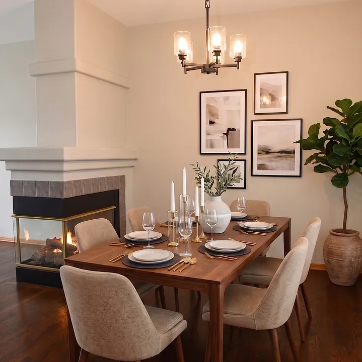 3467 Ravinia Cir