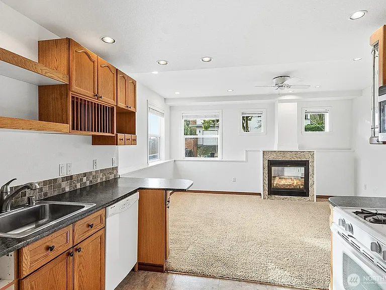 3231 Grand Ave #B — Photo 3