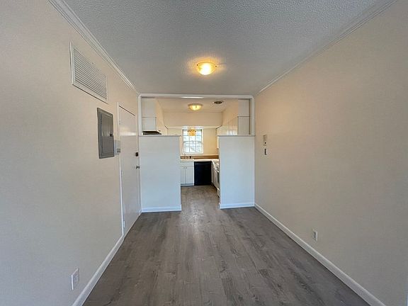 4th image of 38 Lake Shore Ter APT 4