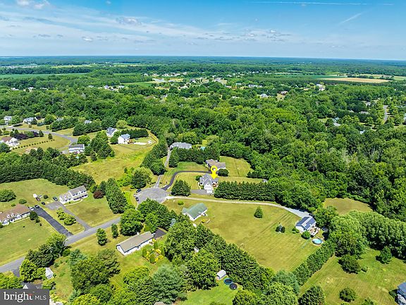 2nd image of 220 Lently Farm Ln