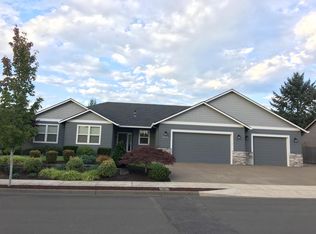 11904 Hartwood Dr, Oregon City, OR 97045