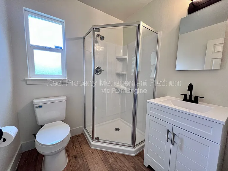 4467 N Van Dyke Ave — Photo 5