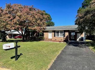 717 Queens Ave, Dunn, NC 28334