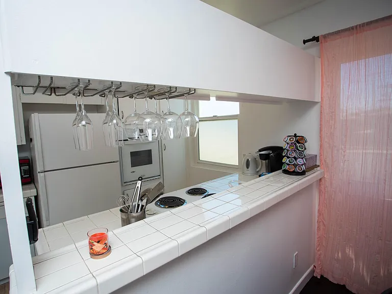 734 N Alfred St #5 — Photo 15