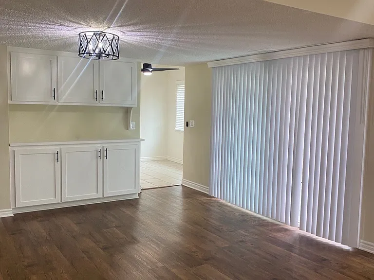 The Corinthian Apartments — Photo 19