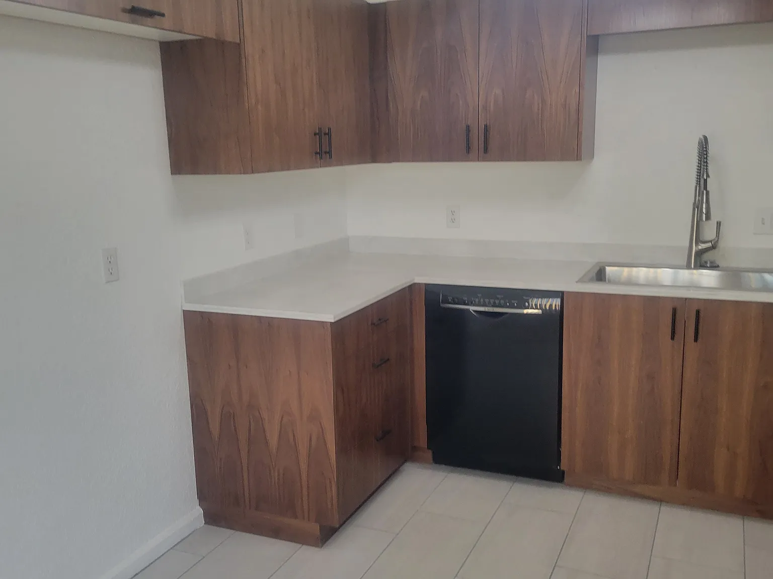 2 bed, 1000 sqft, $1,950 — Photo 4