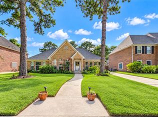 7303 Starbridge Dr, Houston, TX 77095