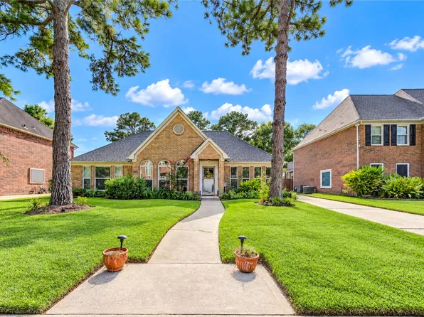 7303 Starbridge Dr, Houston, TX 77095