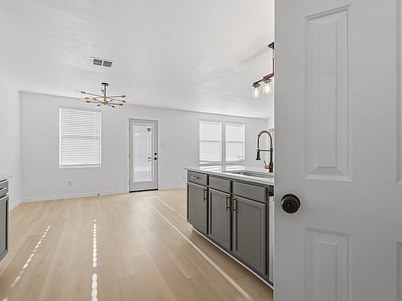 5th image of 3473 Post Oak Dr