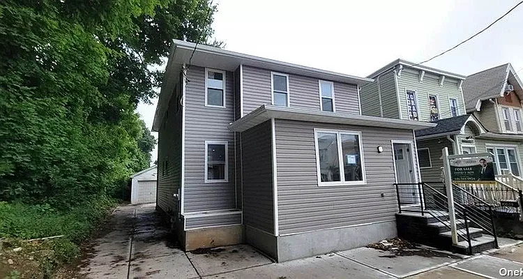 Rented by GROOME REALTY LLC | media 10