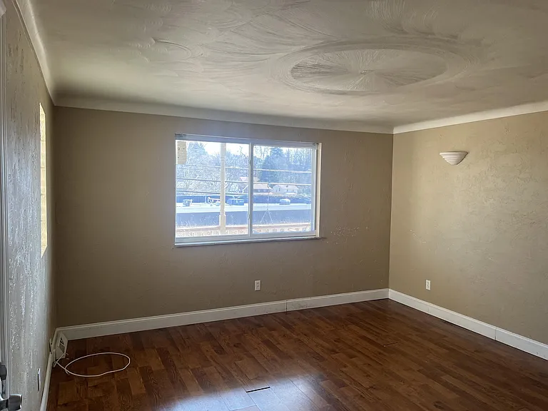 1222 Broadway Ave #1 — Photo 6