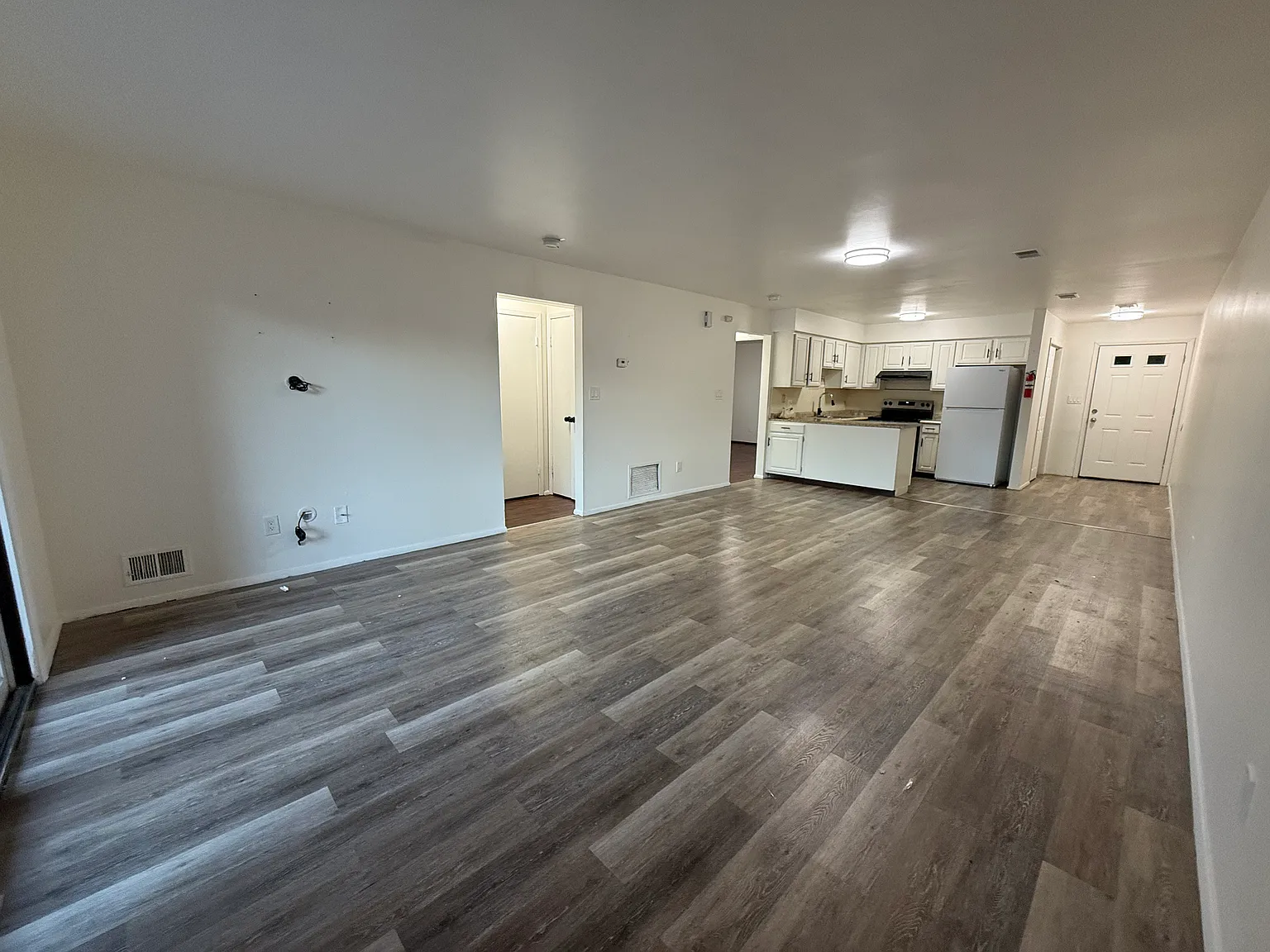 2 bed, 500 sqft, $2,200 — Photo 4