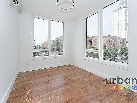 4th image of 76 Linden Blvd #5B