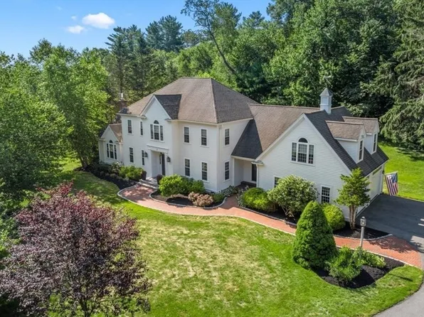 2 Blackthorne Ln, Norwell, MA 02061