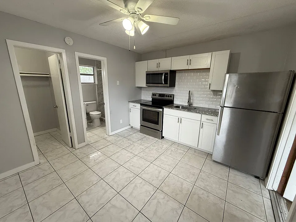 121 NW 32nd Ave #12B