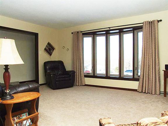 2nd image of 5933 SW 57th St