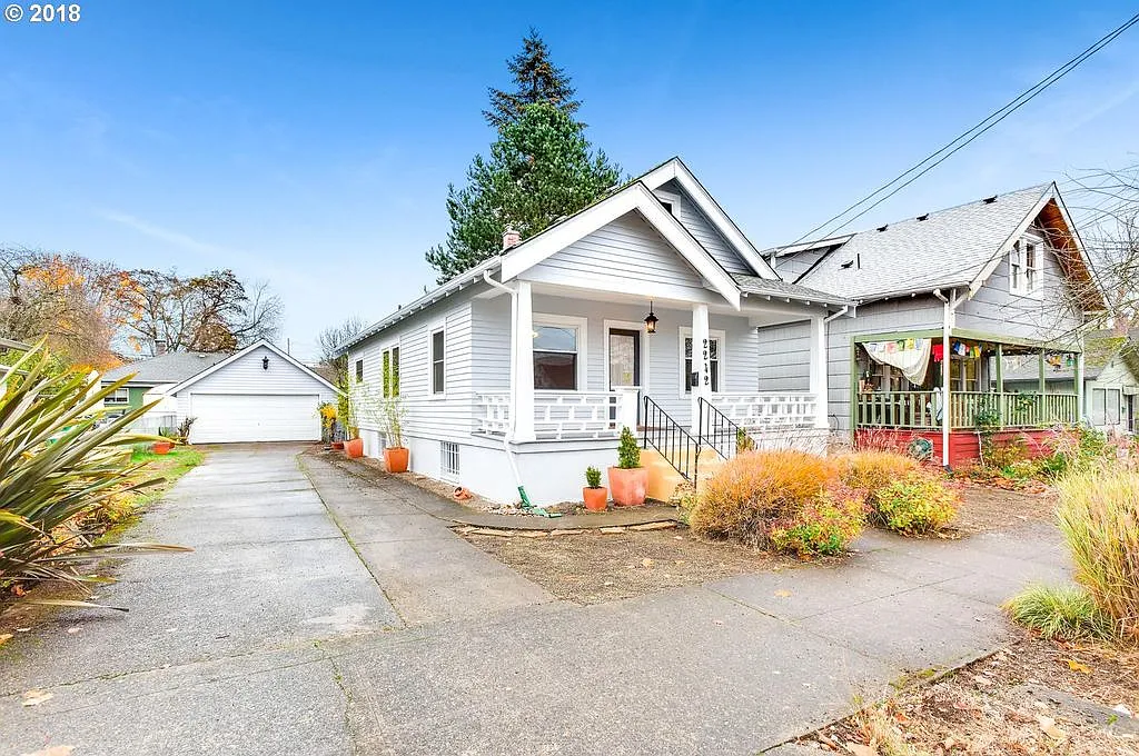 2242 SE 44th Ave photo 1