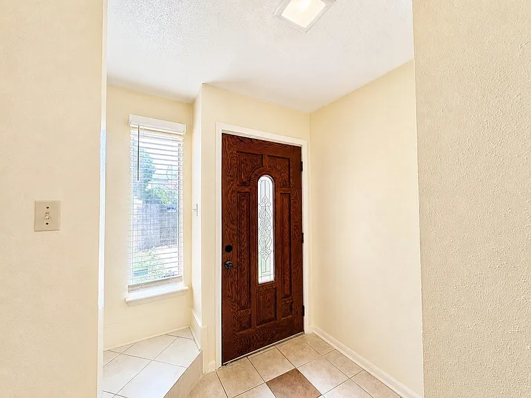 12504 Autumn Leaf Ln — Photo 8