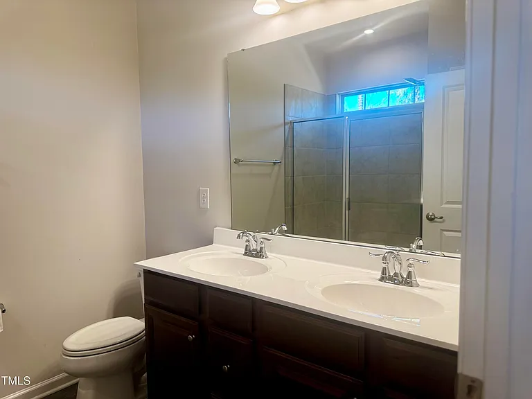 946 Channing Park Cir — Photo 32