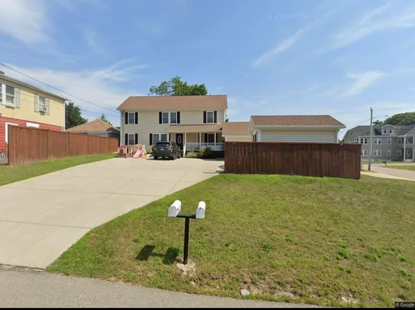 14 Louise St #2, Attleboro, MA 02703