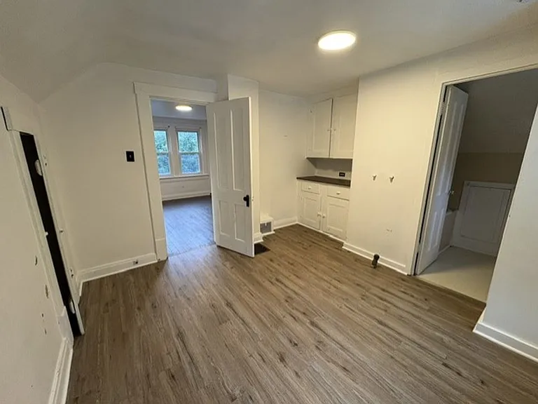 586 Madison Ave — Photo 12
