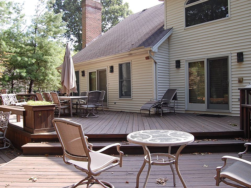 1st image of 590 Stonybrook Ln
