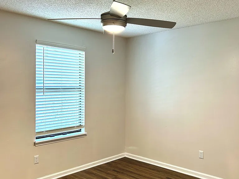 1278 Montecello Dr #B — Photo 11