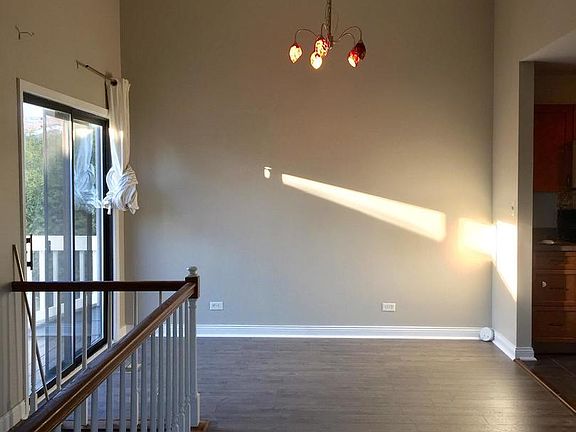 4th image of 476 Harrison Ct