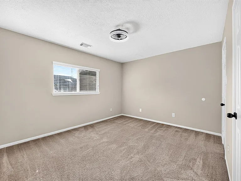 7603 Kenmark Ct — Photo 33