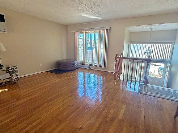 3rd image of 3515 Charles Ct