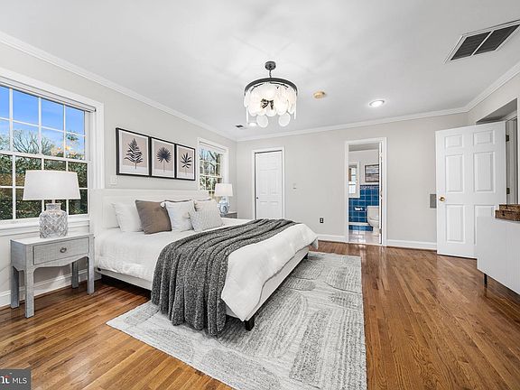 4th image of 4923 34th Rd N