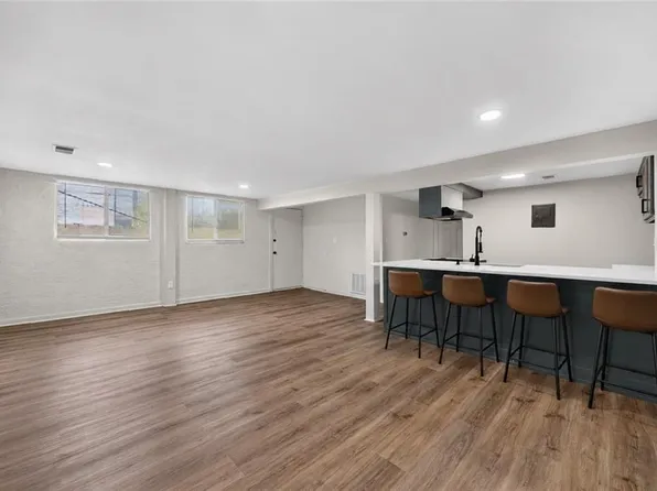 474 W 104th St Unit E, Kansas City, MO 64114