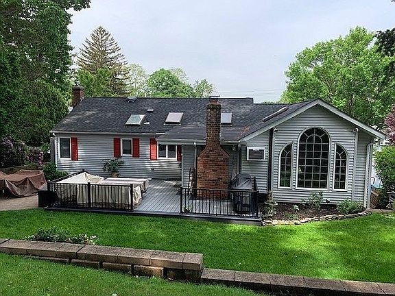 2nd image of 11 Brooks Ave
