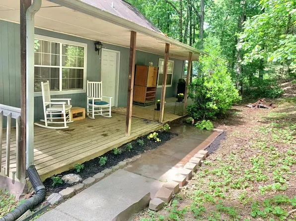 1688 Stoney Point Cir, Rocky Face, GA 30740