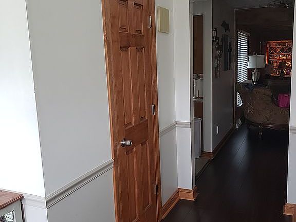 2nd image of 888 Briarwood Dr