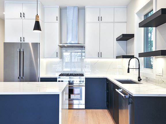 4th image of 4119 N Ashland Ave #2N