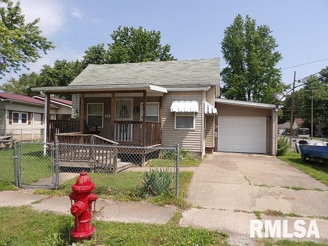 1st image of 315 E Lindell St