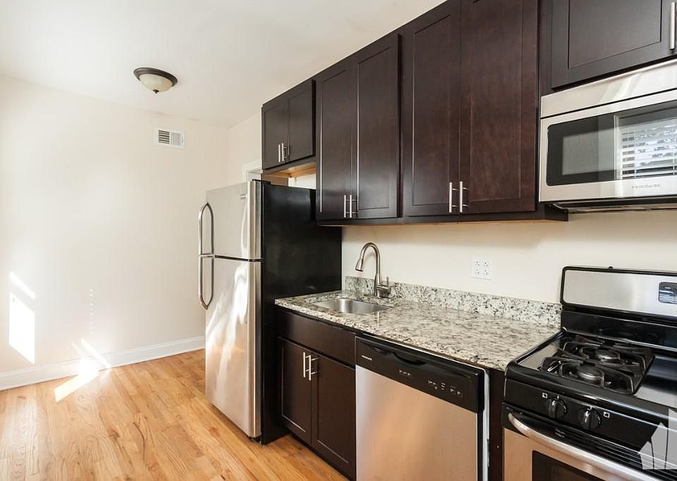 1st image of 4034 N Ashland Ave #36