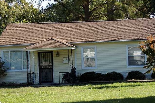 2nd image of 109 Gee St