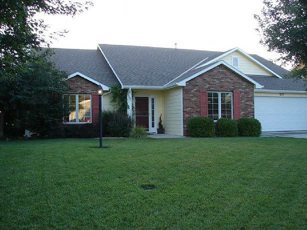 617 Brentwood, freshly painted!